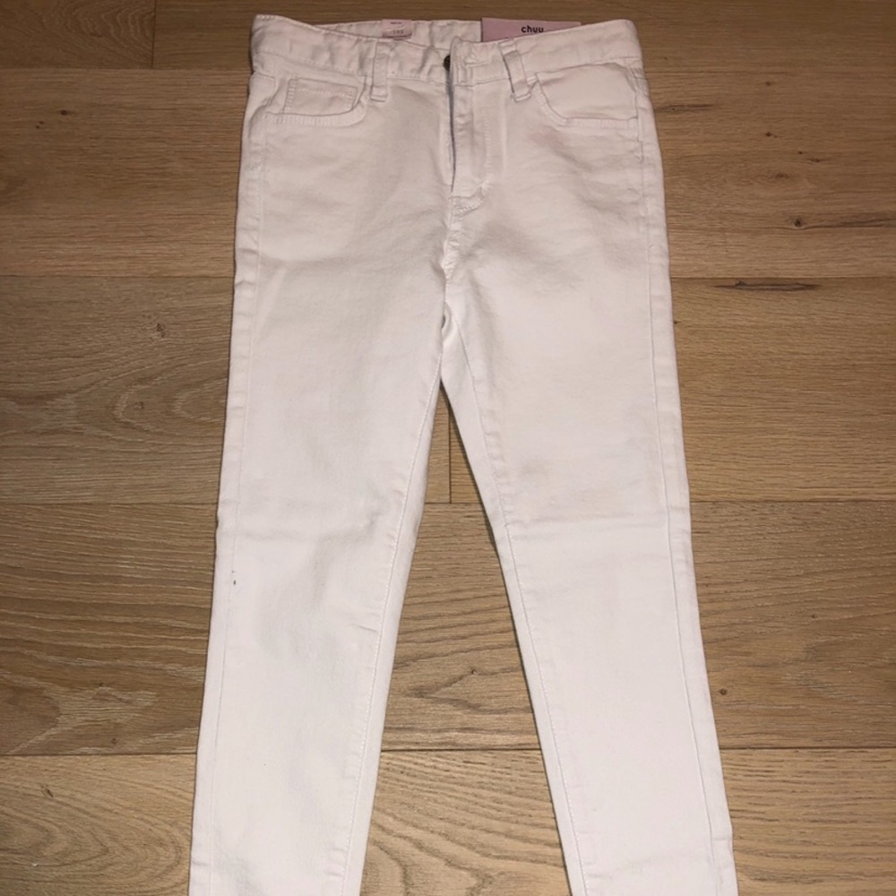 White skinny jeans
